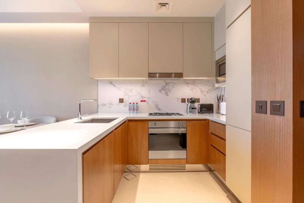 Bathroom — integrated scene and climate control
