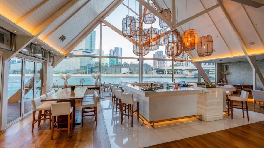 Restaurant — integrated AV and scene management